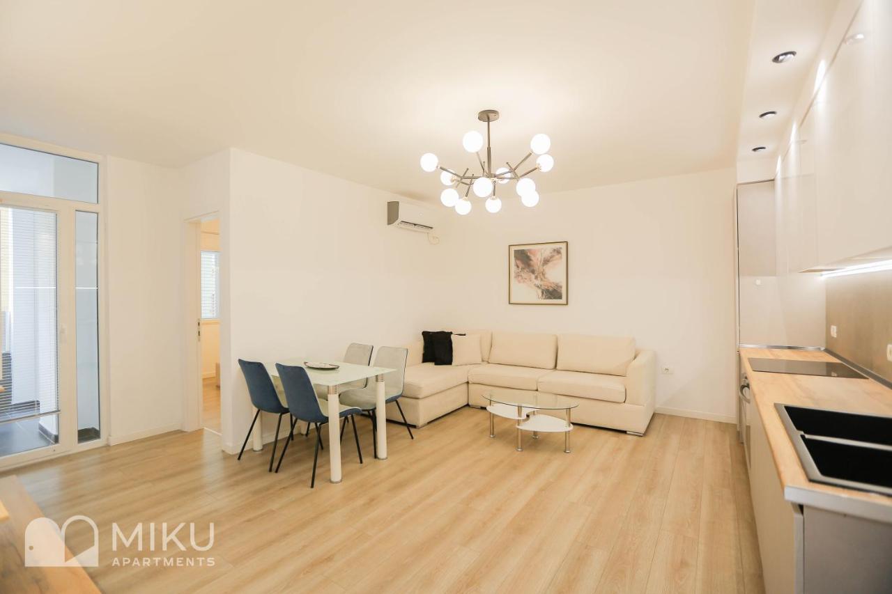 Miku Apartment-Brand New At Wilson Square Тирана Экстерьер фото